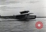 Standbild Dornier Do X von Sowjets inspiziert Altenrhein Schweiz, 1929, aus Sekunde 52 historischem Filmmaterial Videoclip 65675027458