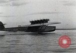 Standbild Dornier Do X von Sowjets inspiziert Altenrhein Schweiz, 1929, aus Sekunde 53 historischem Filmmaterial Videoclip 65675027458