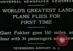 Standbild Fokker F-32 Flugzeuge Teterboro airport New jersey USA, 1928, aus Sekunde 3 historischem Filmmaterial Videoclip 65675027464