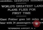 Standbild Fokker F-32 Flugzeuge Teterboro airport New jersey USA, 1928, aus Sekunde 15 historischem Filmmaterial Videoclip 65675027464