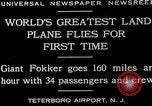 Standbild Fokker F-32 Flugzeuge Teterboro airport New jersey USA, 1928, aus Sekunde 17 historischem Filmmaterial Videoclip 65675027464