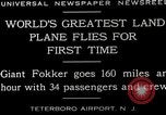 Standbild Fokker F-32 Flugzeuge Teterboro airport New jersey USA, 1928, aus Sekunde 19 historischem Filmmaterial Videoclip 65675027464