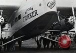 Standbild Fokker F-32 Flugzeuge Teterboro airport New jersey USA, 1928, aus Sekunde 24 historischem Filmmaterial Videoclip 65675027464