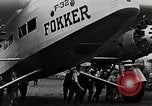 Standbild Fokker F-32 Flugzeuge Teterboro airport New jersey USA, 1928, aus Sekunde 26 historischem Filmmaterial Videoclip 65675027464
