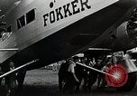 Standbild Fokker F-32 Flugzeuge Teterboro airport New jersey USA, 1928, aus Sekunde 27 historischem Filmmaterial Videoclip 65675027464