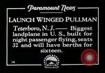 Standbild Männer Teterboro airport New jersey USA, 1928, aus Sekunde 3 historischem Filmmaterial Videoclip 65675027465