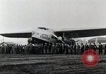 Standbild Männer Teterboro airport New jersey USA, 1928, aus Sekunde 32 historischem Filmmaterial Videoclip 65675027465