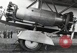 Standbild Männer Teterboro airport New jersey USA, 1928, aus Sekunde 41 historischem Filmmaterial Videoclip 65675027465