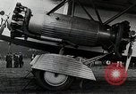 Standbild Männer Teterboro airport New jersey USA, 1928, aus Sekunde 43 historischem Filmmaterial Videoclip 65675027465