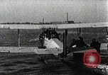 Immagine di Gli uomini United States USA, 1928, secondo 15 filmato di repertorio 65675027473