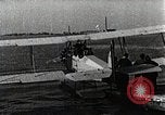 Immagine di Gli uomini United States USA, 1928, secondo 21 filmato di repertorio 65675027473