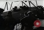 Immagine di Gli uomini United States USA, 1928, secondo 28 filmato di repertorio 65675027473