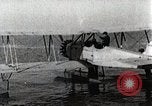 Immagine di Gli uomini United States USA, 1928, secondo 35 filmato di repertorio 65675027473