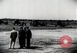 Immagine di Gli uomini Michigan United States USA, 1928, secondo 25 filmato di repertorio 65675027474