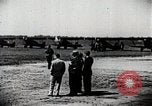 Immagine di Gli uomini Michigan United States USA, 1928, secondo 28 filmato di repertorio 65675027474