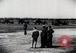 Immagine di Gli uomini Michigan United States USA, 1928, secondo 29 filmato di repertorio 65675027474