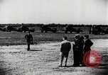 Immagine di Gli uomini Michigan United States USA, 1928, secondo 32 filmato di repertorio 65675027474