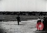 Immagine di Gli uomini Michigan United States USA, 1928, secondo 35 filmato di repertorio 65675027474
