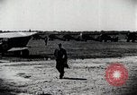 Immagine di Gli uomini Michigan United States USA, 1928, secondo 40 filmato di repertorio 65675027474
