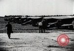 Immagine di Gli uomini Michigan United States USA, 1928, secondo 50 filmato di repertorio 65675027474