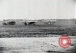 Immagine di Gli uomini Michigan United States USA, 1928, secondo 60 filmato di repertorio 65675027474