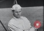 Standbild Pilot Bill Swan Aurora Illinois USA, 1935, aus Sekunde 16 historischem Filmmaterial Videoclip 65675027481