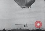 Standbild Pilot Bill Swan Aurora Illinois USA, 1935, aus Sekunde 38 historischem Filmmaterial Videoclip 65675027481