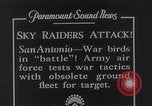 Standbild Piloten der US-Armee San Antonio Texas USA, 1935, aus Sekunde 10 historischem Filmmaterial Videoclip 65675027482