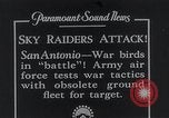 Standbild Piloten der US-Armee San Antonio Texas USA, 1935, aus Sekunde 11 historischem Filmmaterial Videoclip 65675027482