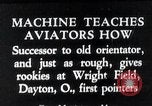 Standbild früher Flugsimulator Dayton Ohio USA, 1935, aus Sekunde 1 historischem Filmmaterial Videoclip 65675027483