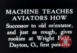 Standbild früher Flugsimulator Dayton Ohio USA, 1935, aus Sekunde 3 historischem Filmmaterial Videoclip 65675027483