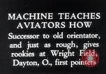 Standbild früher Flugsimulator Dayton Ohio USA, 1935, aus Sekunde 8 historischem Filmmaterial Videoclip 65675027483