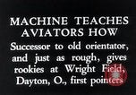 Standbild früher Flugsimulator Dayton Ohio USA, 1935, aus Sekunde 13 historischem Filmmaterial Videoclip 65675027483