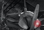 Standbild früher Flugsimulator Dayton Ohio USA, 1935, aus Sekunde 14 historischem Filmmaterial Videoclip 65675027483