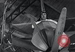 Standbild früher Flugsimulator Dayton Ohio USA, 1935, aus Sekunde 17 historischem Filmmaterial Videoclip 65675027483
