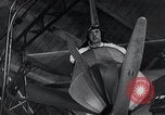 Standbild früher Flugsimulator Dayton Ohio USA, 1935, aus Sekunde 23 historischem Filmmaterial Videoclip 65675027483