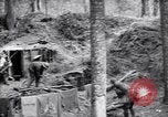 Immagine di Le truppe degli Stati Uniti con lo scavo di una piroga Picardia Francia, 1918, secondo 22 filmato di repertorio 65675027494