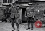 Immagine di Prigionieri di guerra tedeschi Cantigny Francia, 1918, secondo 15 filmato di repertorio 65675027496
