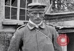 Immagine di Prigionieri di guerra tedeschi Cantigny Francia, 1918, secondo 22 filmato di repertorio 65675027496