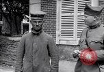 Immagine di Prigionieri di guerra tedeschi Cantigny Francia, 1918, secondo 34 filmato di repertorio 65675027496