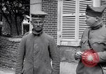 Immagine di Prigionieri di guerra tedeschi Cantigny Francia, 1918, secondo 37 filmato di repertorio 65675027496