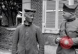 Immagine di Prigionieri di guerra tedeschi Cantigny Francia, 1918, secondo 38 filmato di repertorio 65675027496