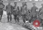 Immagine di Prigionieri di guerra tedeschi Cantigny Francia, 1918, secondo 44 filmato di repertorio 65675027496