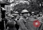 Standbild Verletzte Soldaten auf Bahren Cantigny Frankreich, 1918, aus Sekunde 28 historischem Filmmaterial Videoclip 65675027497