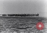 Standbild montiert Französische Kavallerie Frankreich, 1916, aus Sekunde 17 historischem Filmmaterial Videoclip 65675027508