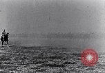 Standbild montiert Französische Kavallerie Frankreich, 1916, aus Sekunde 32 historischem Filmmaterial Videoclip 65675027508