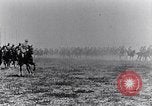 Standbild montiert Französische Kavallerie Frankreich, 1916, aus Sekunde 36 historischem Filmmaterial Videoclip 65675027508