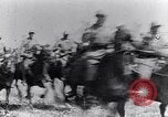 Standbild montiert Französische Kavallerie Frankreich, 1916, aus Sekunde 41 historischem Filmmaterial Videoclip 65675027508