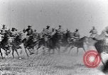 Standbild montiert Französische Kavallerie Frankreich, 1916, aus Sekunde 42 historischem Filmmaterial Videoclip 65675027508