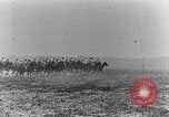 Standbild montiert Französische Kavallerie Frankreich, 1916, aus Sekunde 44 historischem Filmmaterial Videoclip 65675027508